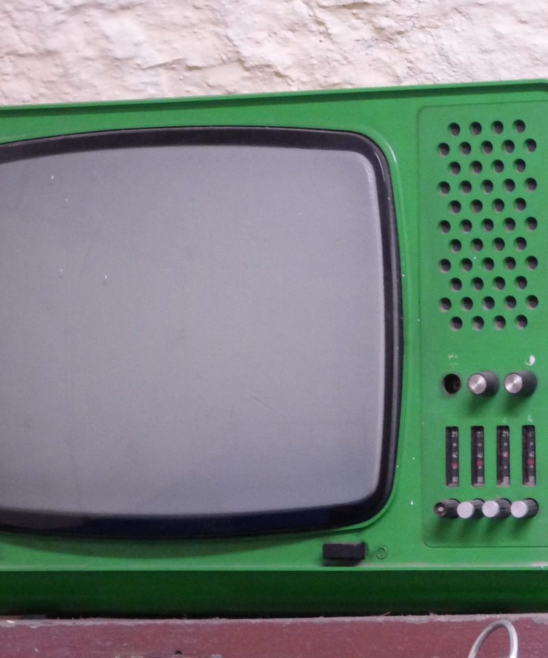 W aktualnych czasach niezwykle sporo osób poświęca swój wolny czas przed telewizorem